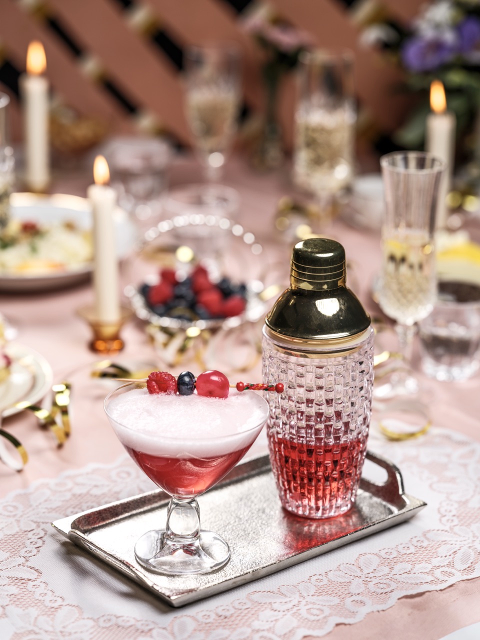 Pink Lady Cocktail aus dem Rezeptbuch der Vollpension Backademie